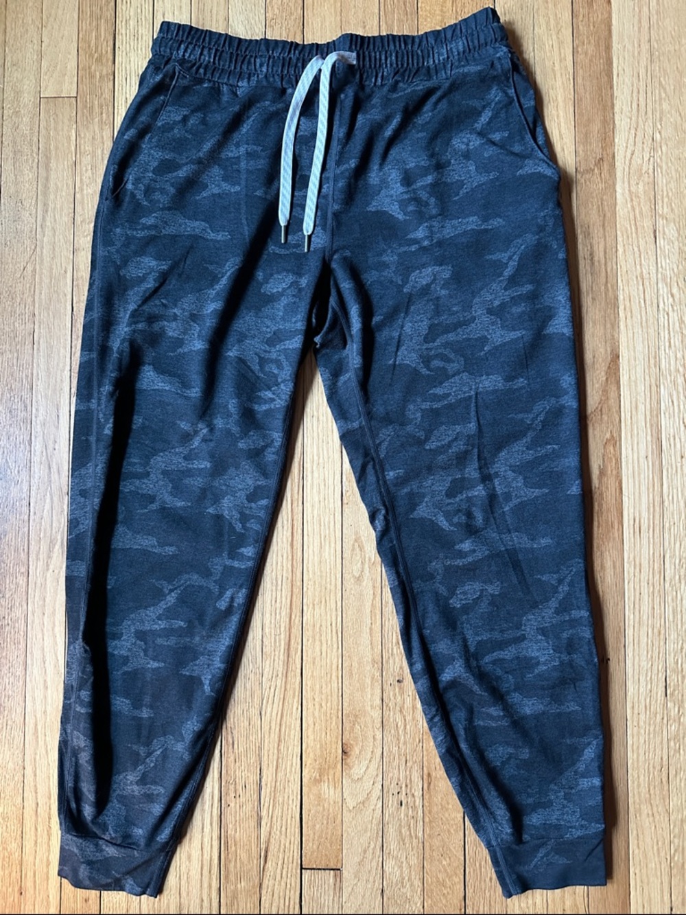 Vuori Charcoal Camo Jogger Pants - Drawstring Waist | Like New!! | S